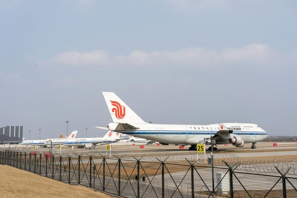 Quels sont les meilleurs itinéraires pour une randonnée dans les montagnes de Jotunheimen, Norvège : conseils et équipements ?